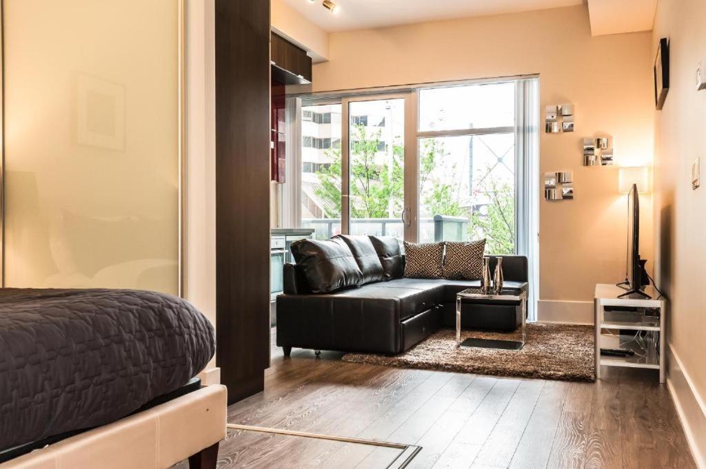 Skyline Suites - Walk To Mtcc, Acc, Rogers Centre & Entertainment District טורונטו מראה חיצוני תמונה