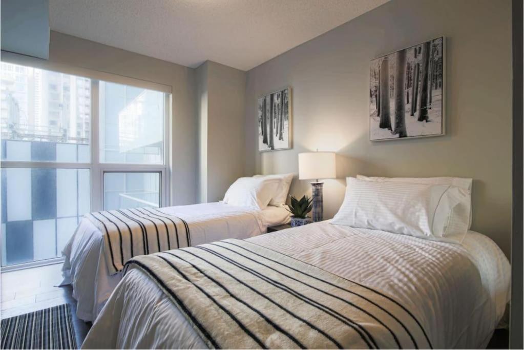 Skyline Suites - Walk To Mtcc, Acc, Rogers Centre & Entertainment District טורונטו מראה חיצוני תמונה