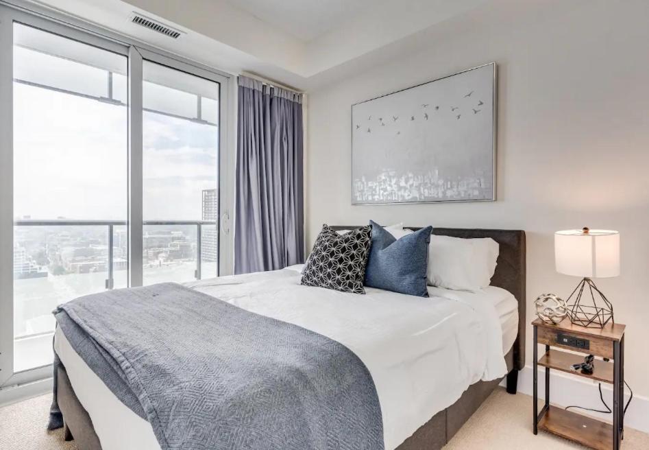 Skyline Suites - Walk To Mtcc, Acc, Rogers Centre & Entertainment District טורונטו מראה חיצוני תמונה