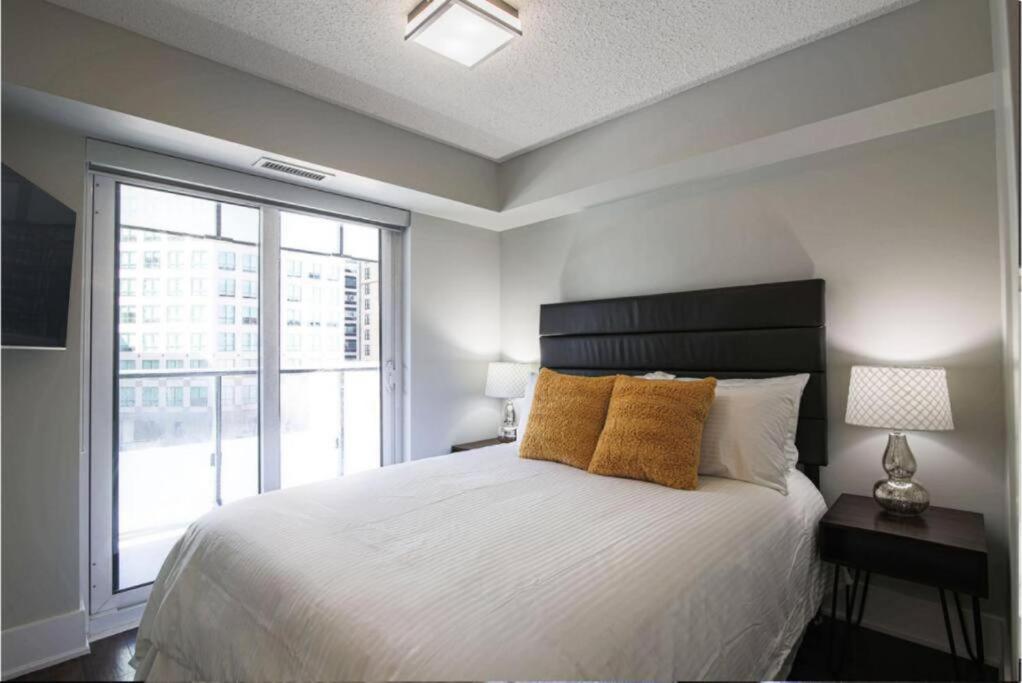 Skyline Suites - Walk To Mtcc, Acc, Rogers Centre & Entertainment District טורונטו מראה חיצוני תמונה