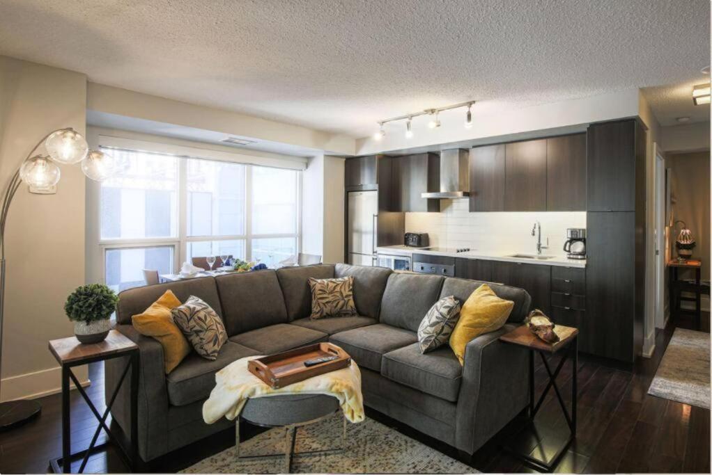 Skyline Suites - Walk To Mtcc, Acc, Rogers Centre & Entertainment District טורונטו מראה חיצוני תמונה