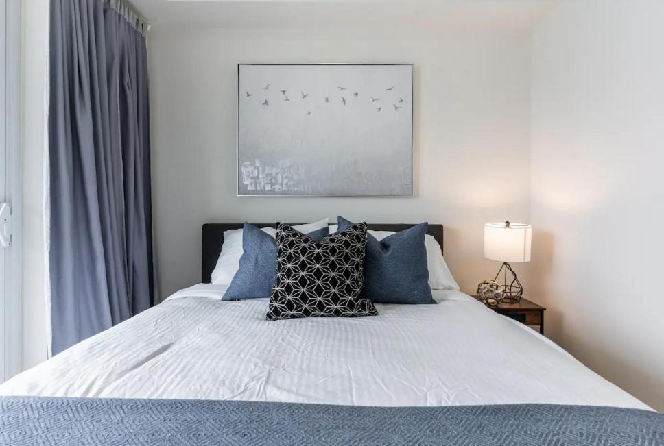 Skyline Suites - Walk To Mtcc, Acc, Rogers Centre & Entertainment District טורונטו מראה חיצוני תמונה