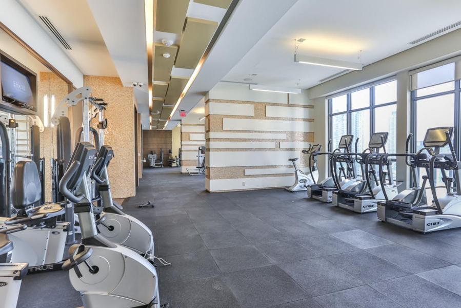 Skyline Suites - Walk To Mtcc, Acc, Rogers Centre & Entertainment District טורונטו מראה חיצוני תמונה