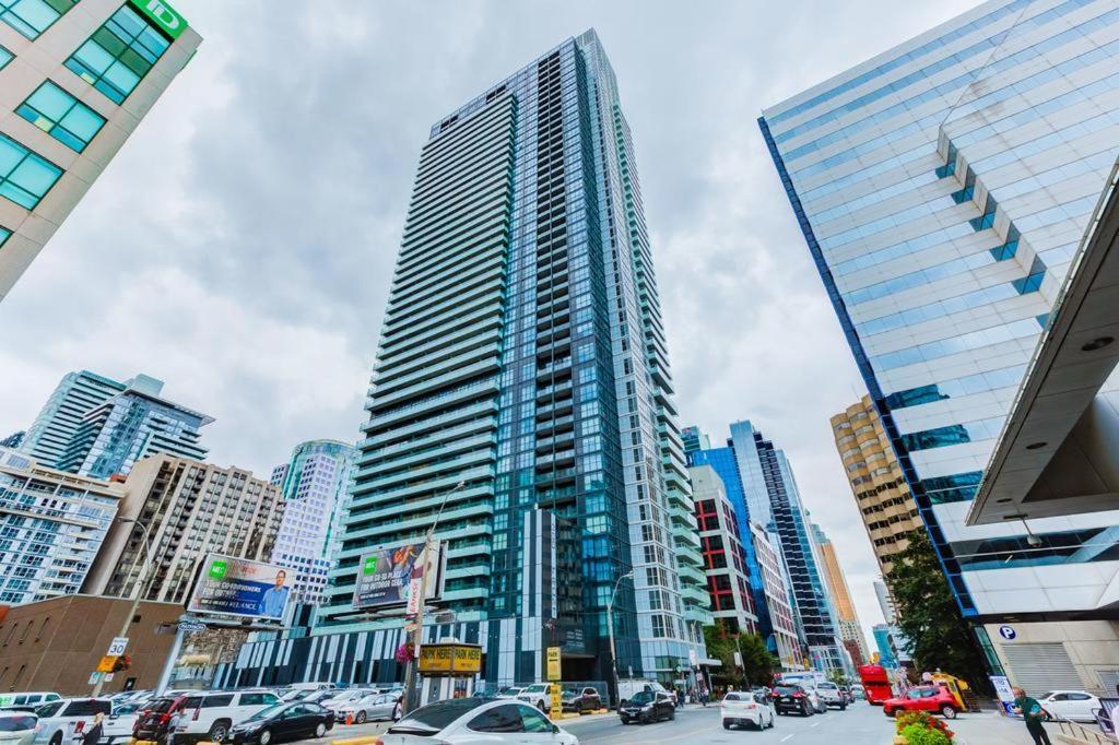 Skyline Suites - Walk To Mtcc, Acc, Rogers Centre & Entertainment District טורונטו מראה חיצוני תמונה