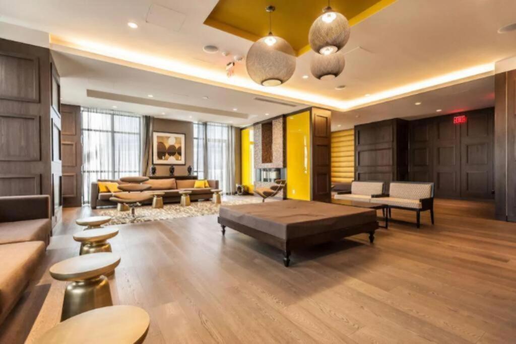 Skyline Suites - Walk To Mtcc, Acc, Rogers Centre & Entertainment District טורונטו מראה חיצוני תמונה
